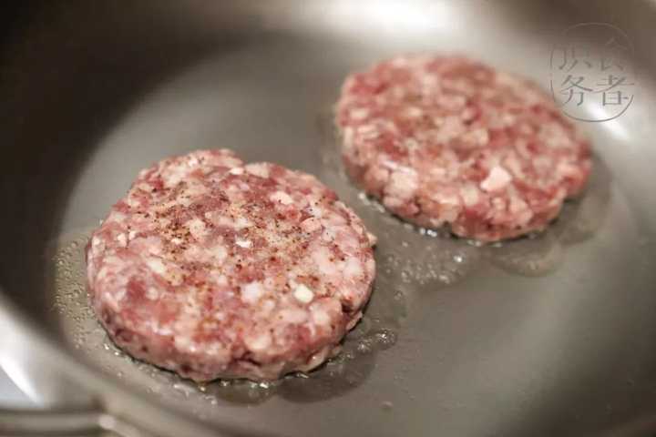 西餐厅煎牛排用什么锅_西餐店用什么锅煎牛排_煎锅牛排餐厅西用还是东用